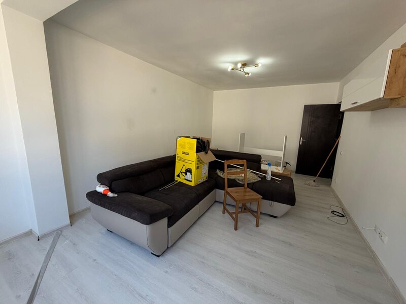 1 Decembrie metrou, Str Marin Pazon