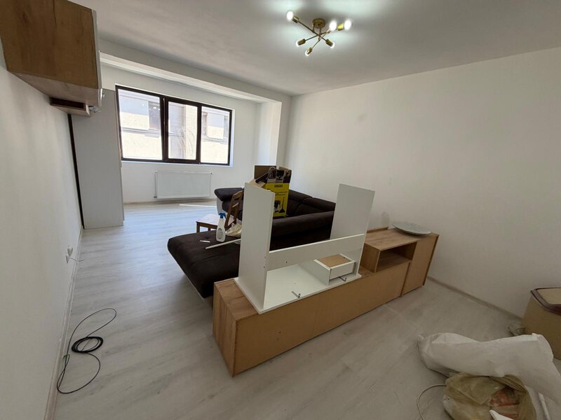 1 Decembrie metrou, Str Marin Pazon
