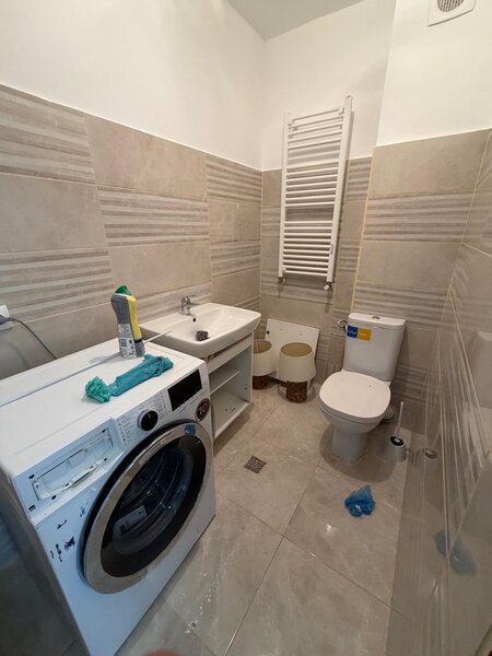 1 Decembrie metrou, Str Marin Pazon